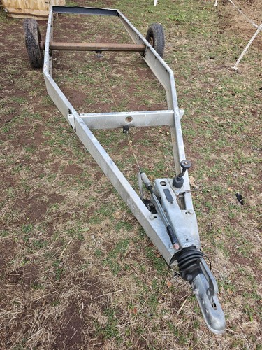Single axle braked - axle,, trailer
