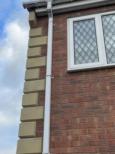 Cast stone quoins build in - stone,