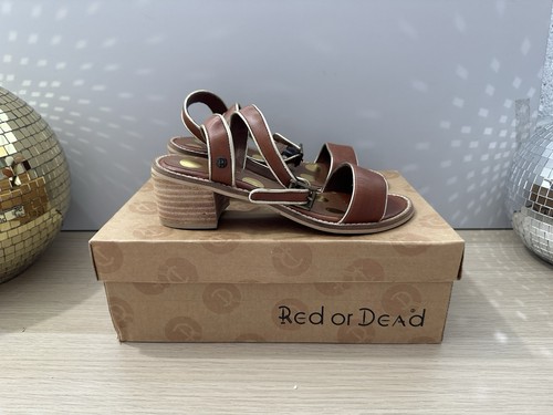 Red dead rod carly lou - red,