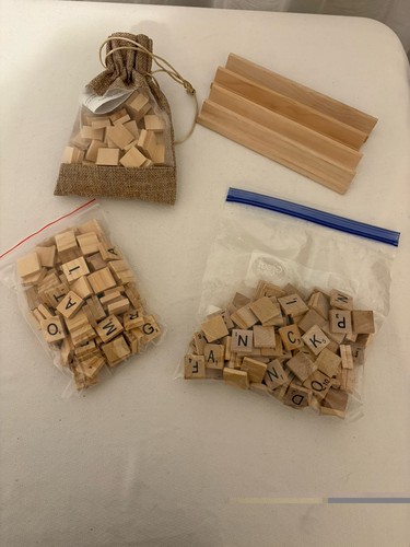 Lot 220 scrabble - scrabble, tiles