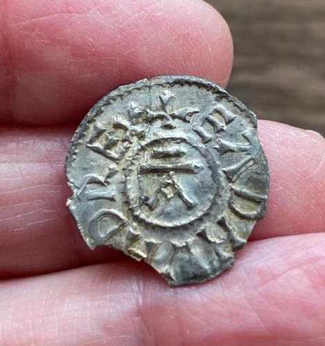 Anglo saxon kingdom east - saxon.,