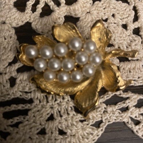 Vintage crown trifari leaf - trifari,