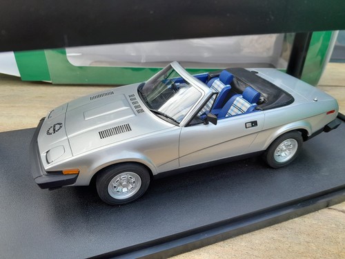 Cult triumph tr7 dhc - 1:18,