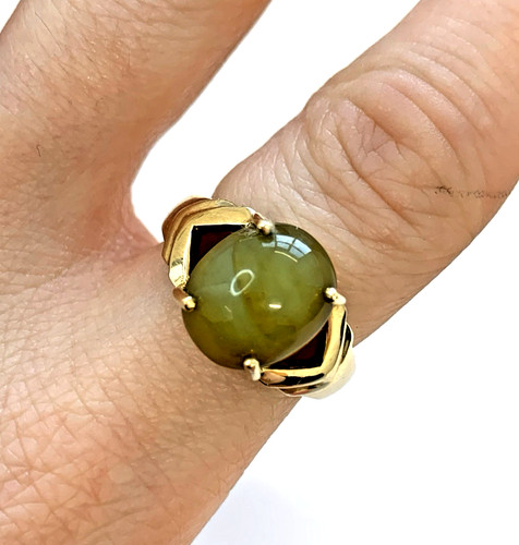 Gold jade cabochon - 9,