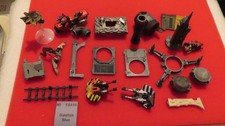 Games Workshop Warhammer 40K Vehicle Junk Yard Scenery Scrap Terrain Tank Bits