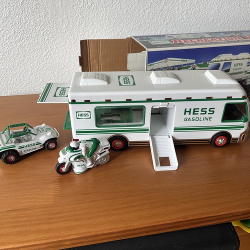 Hess 1998 recreation - van, dune