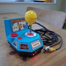 NAMCO Ms Pac Man - 5 In 1 - Plug and Play TV Game - Jakks Pacific 2004 