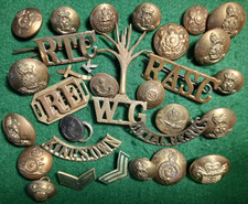 Shoulder Titles & Buttons, job Lot