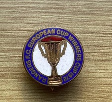 RARE ORIGINAL 1972 GLASGOW RANGERS  EUROPEN CUP WINNERS CUP WINNERS SMALL BADGE 
