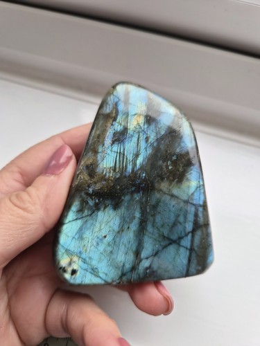 High flash blue labradorite - high,