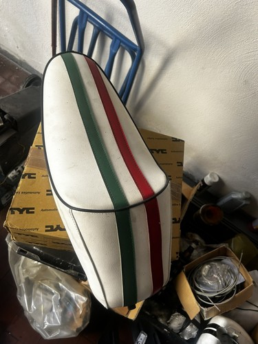 Vespa special saddle - 50,