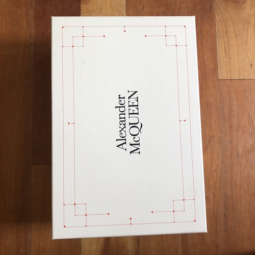 Alexander mcqueen empty shoe - empty,