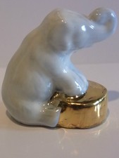 Wade Whimsie WHITE SITTING