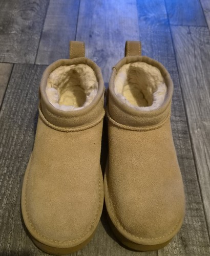Girls genuine uggs boots size - girls,