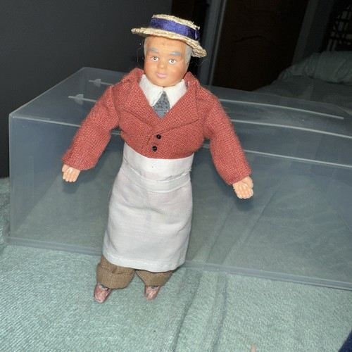 12th scale dolls - scale, house