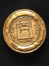CHANEL GOLD PLATED CC LOGO VINTAGE BROOCH 31 RUE CAMBON PARIS  WITH NUMBER STAMP