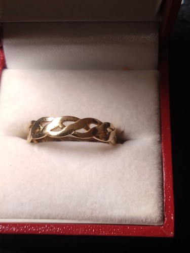 Hallmarked 9ct yellow - yellow, gold