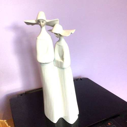 Tall pair lladro nuns arms - nuns,