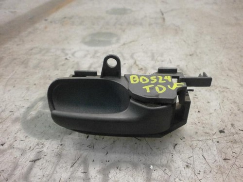 Interior right rear handle - rear,