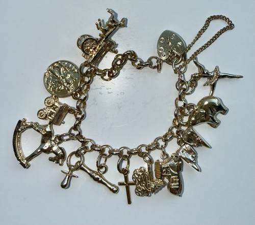 9ct gold childs vintage charm - 9ct,