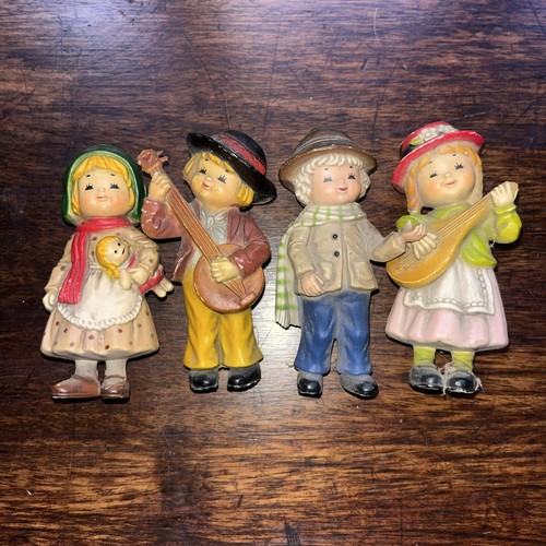 Hard plastic vintage figures - plastic,