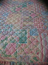 VTG BROOMHILL QUILTED FLORAL PATCHWORK DESIGN  FITTED DOUBLE BEDSPREAD NEW
