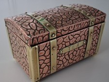 TEA CADDY. TREASURE CHEST. Brass copper. Original. Collectable