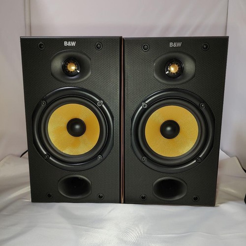 Dm601 bookshelf speakers - b&w,
