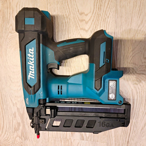 Makita dbn601 18v lxt 16ga - 18v,