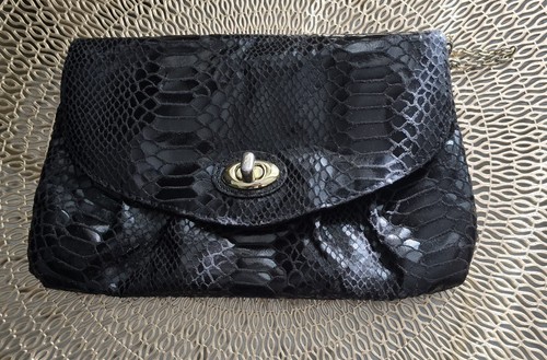 Black medium clutch bag - black,