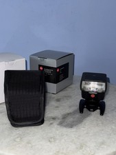 Leica SF 40 Flash With all Accessories Case NEW
