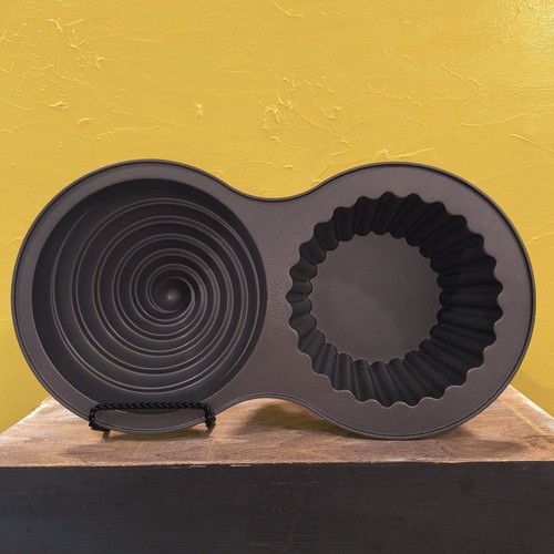Wilton giant cupcake pan - giant,