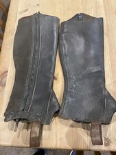 Shires leather half chaps  size small 