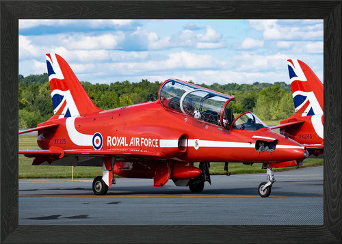 The red arrows framed - arrows,
