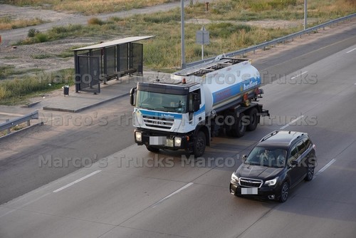 Truck photo iveco - truck,