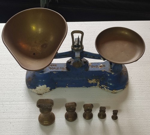 Vintage cast iron libra scale - libra,