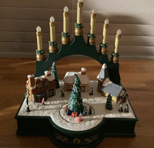 FESTIVE LIGHT-UP MUSICAL CHRISTMAS VILLAGE ORNAMENT EXC.COND.