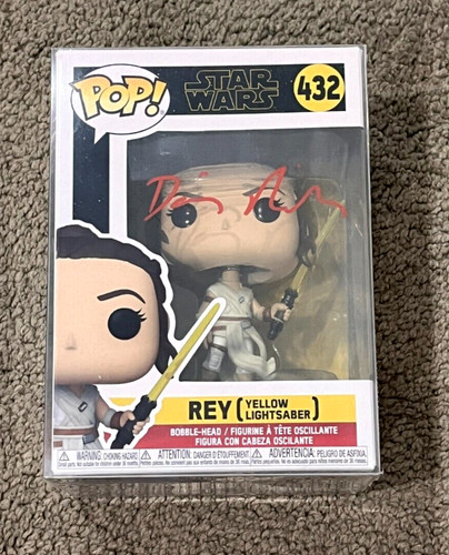 Daisy ridley signed rey - rey, funko