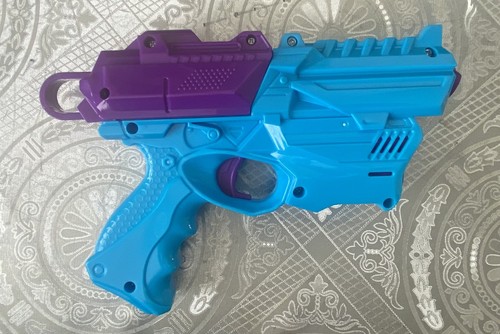 Small unbranded shooting gun - small,