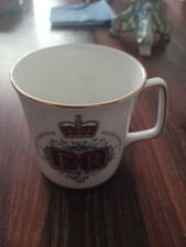 Royal Grafton Bone China Queen Elizabeth The Second Silver Jubilee Mug