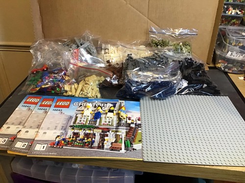 Lego creator expert - lego, 10243
