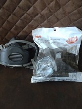 3M 3200 Single Cartridge Half Facepiece Reusable Respirator Medium/Large size