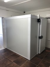 Cold room walk freezer - in,
