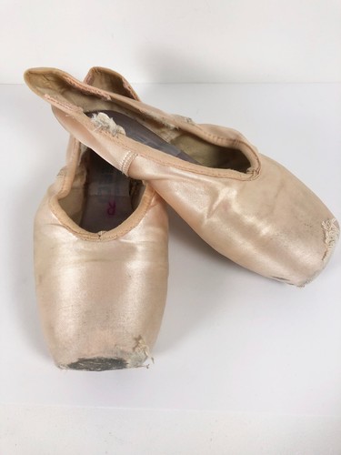 Used freed studios pointe - used,