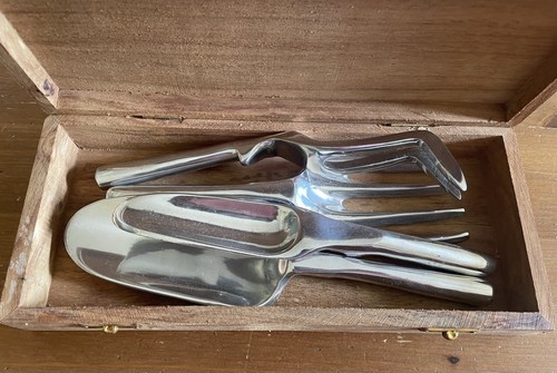 Vintage gardening kit - gardening,