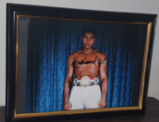 MUHAMMAD ALI - HAND SIGNED -
