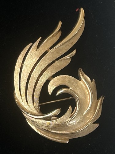 Vintage crown trifari - vintage, brooch