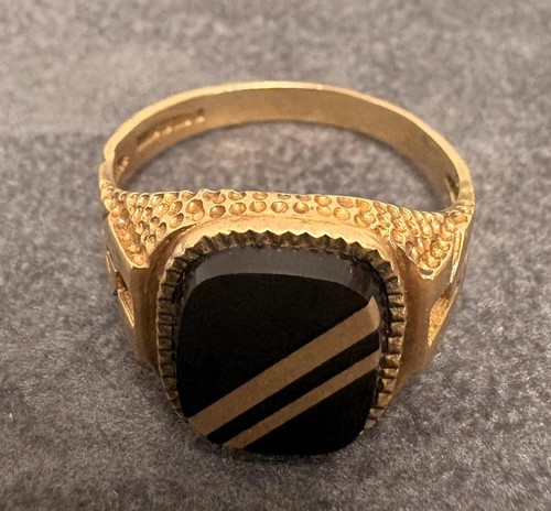 9ct gold onyx signet ring - signet,