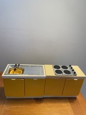 Sindy Doll 1980s vintage kitchen sink and stove