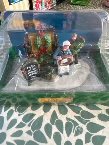 Lemax christmas village - lemax,